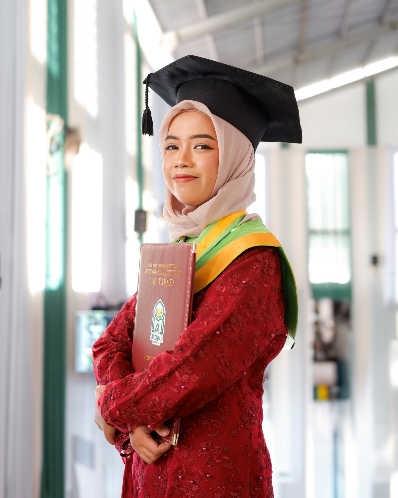 Makeup Wisuda