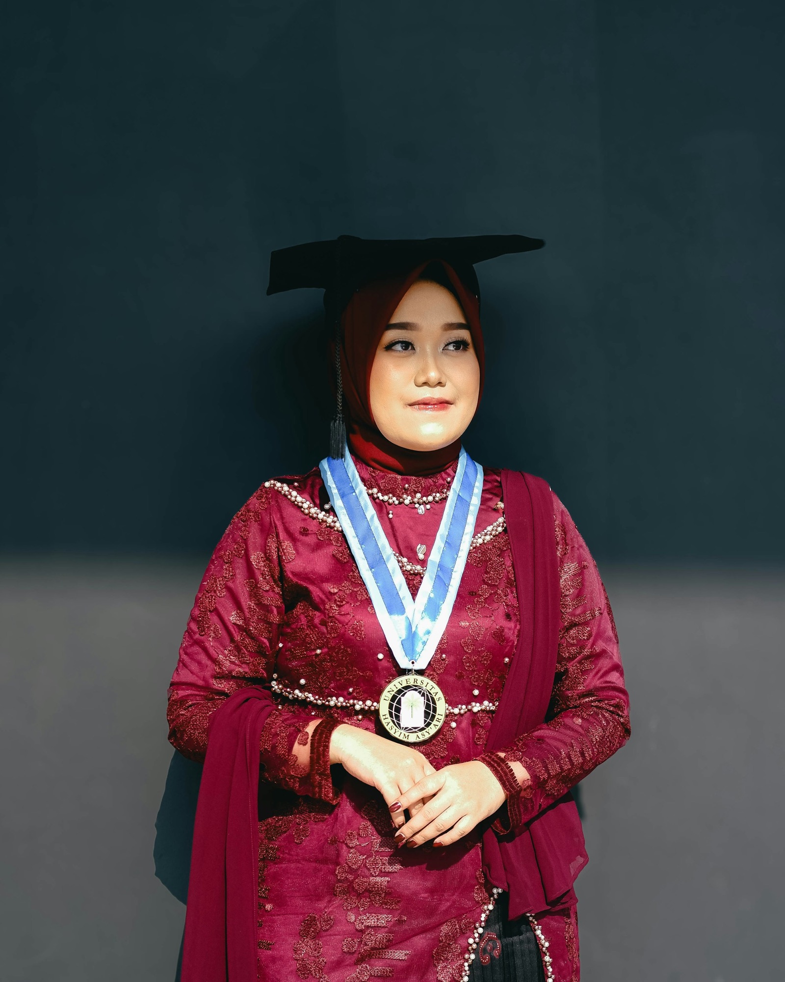 Wisuda · Ratna